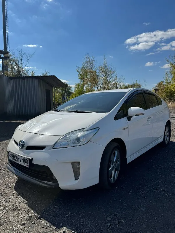 В продаже toyota prius 2013 год(рейсталинг).
Про машину очень много рассказывать.
Родной пробег у авто 170 тысяч км. 1.8. Европеец, не американец. Перебрана полностью ходовая часть, новые тормозные диски, колодки. Практически новая летняя резина. Новые р17 диски оригинал япония. На машине не одного крашенного элемента. Вся в родном состоянии.
Состояние салона идеал. Установлена дорогая led оптика, ближний дальний туманки. Замена масла каждые 5-7 тысяч liqui moly molygen. Все жидкости поменяны.
Установлена магнитола teyes магнитола.
Цена авто 1.350🍋. Торг реальному покупателю.
Тел: +7-949-511-88-87
📞 Звоните: +7(949)5118887 - фотография - 3