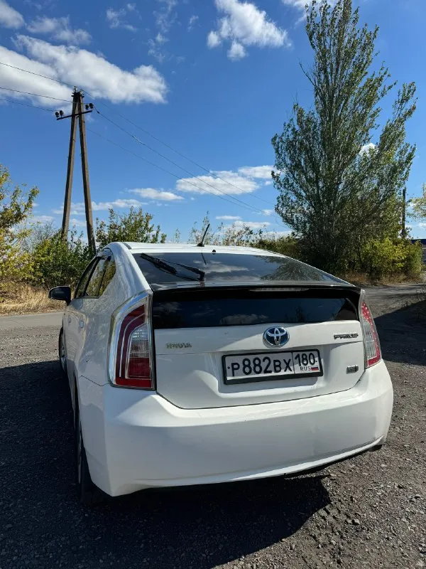 В продаже toyota prius 2013 год(рейсталинг).
Про машину очень много рассказывать.
Родной пробег у авто 170 тысяч км. 1.8. Европеец, не американец. Перебрана полностью ходовая часть, новые тормозные диски, колодки. Практически новая летняя резина. Новые р17 диски оригинал япония. На машине не одного крашенного элемента. Вся в родном состоянии.
Состояние салона идеал. Установлена дорогая led оптика, ближний дальний туманки. Замена масла каждые 5-7 тысяч liqui moly molygen. Все жидкости поменяны.
Установлена магнитола teyes магнитола.
Цена авто 1.350🍋. Торг реальному покупателю.
Тел: +7-949-511-88-87
📞 Звоните: +7(949)5118887 - фотография - 5