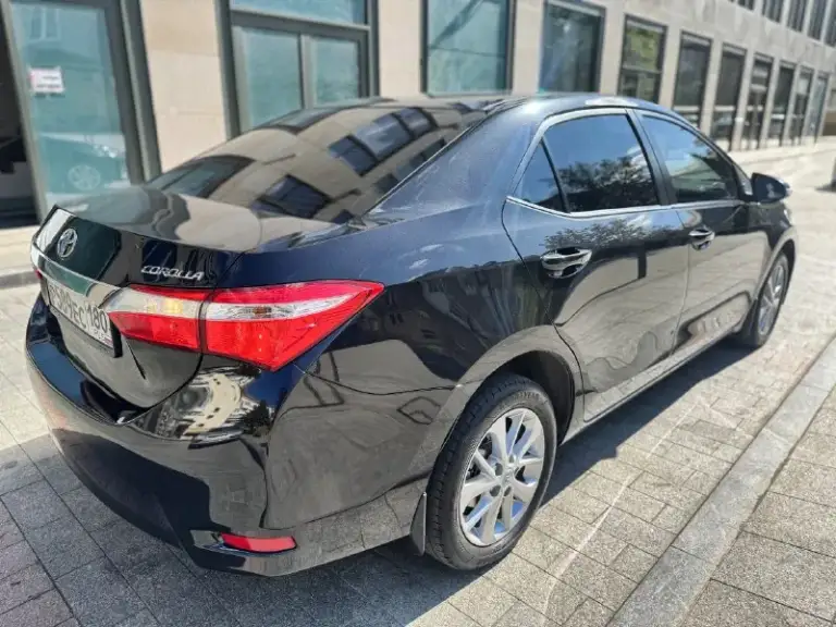 Продаю свой надежный автомобиль toyota corolla 2013, 1.6 cvt, style – ухоженный, с антикором и готов к зиме!
💰 Цена: 1 450 000 ₽ торг у капота.
📲 +7(949)322-18-00
📍 Осмотр и тест-драйв в удобное время г. Донецк, шахтерск, торез, снежное.
Автомобиль полностью готов к эксплуатации!
Пробег 203 000 км. Машина 2013 г, 3 владельца птс, приобретена в автосалоне toyota 23.01.2014г. В г. Ростов-на-дону, есть сервисная книжка. На 180-м регионе я первый владелец в птс.
Автомобиль без вложений:
✅Двигатель работает ровно, регулярная замена масла toyota масло, только поменял, отмечаю в журнале;
✅Воздушный, топливный фильтры, свечи заменены;
✅Кузов без ржавчины, провёл полную обработку;
✅Вариатор cvt работает мягко, без пинков, обслуживал;
✅По подвеске все менялось вовремя;
✅Подушки все на месте;
✅По опциям все необходимое есть:
- Кондиционер
- Подогрев передних сидений
- Хорошая оптика
- Жк-дисплей
- Управление на руле
- Камера заднего вида
- Carplay установлен
- Вместительный бага
📞 Звоните: +7(949)3221800 - фотография - 2