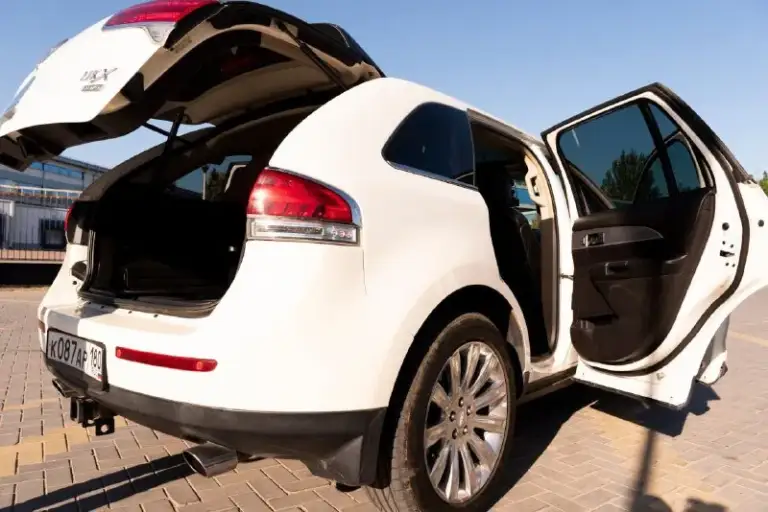 🔥🔥🔥🔥🔥🔥

Lincoln mkx 3.7 awd 2012

😎😏😏😕😕😕😕 😖

📞💬+79493457303

Lincoln mkx оснащен широким спектром современных систем и технологий, включая:

* Антиблокировочную систему (abs);
* Усилительное рулевое управление (eps);
* Систему подогрева передних сидений и задних;
* Электрический люк с электроприводом
* Ксеноновые фары с системой адаптивного освещения;
* Навигация
* Систему курсовой устойчивости (esc);
* Противотуманные фары;
* Комплексную охранную систему с иммобилайзером;
* Парковочные датчики заднего вида;
* Электронную систему контроля тяги (tcs);
* Электрические стеклоподъемники всех дверей;
* Датчик дождя
* Бортовой компьютер с многофункциональным дисплеем;
* Систему круиз-контроля;
* Двухзонный климат
* Аудиосистему премиум-класса с поддержкой
* Датчик света с функцией автоматического управления фарами

Основные характеристики:
• Объём двигателя: 3,7 л
• Тип двигателя: бензин
• Мощность: 300 л. С.
• Коробка передач: акпп
• Привод: awd
• Пробег: 201000
• Шины и диски: 235/55 r20
• Количество цилиндров: 6 v-образный
• Ёмкость топливного бака: 72 л - фотография - 8