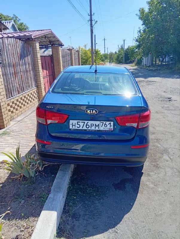 Kia rio 2015

1.6 Акпп /145 т. Км
Пробег родной, подтвержден автотекой.
Машина обслужена и не требует ни каких вложений, катализатор вырезан, прошита, подогрев передних сидений, руля, зоны дворников. Мультируль, мультимедиа с навигацией.
Мотор коробка работают идеально. Кондиционер, печка, работают отлично.
Стоит газ, газ вписан. Три хозяина. Есть сервисная книга, стоит автозапуск ( можно с телефона). Комплект зимней резины на дисках.

Стоимость 880.000₽

+79490397937 - фотография - 6