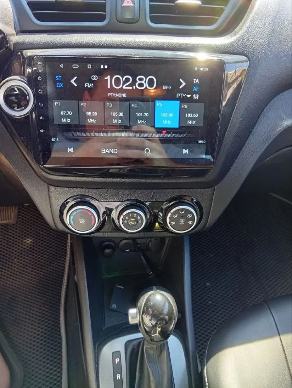 Kia rio 2015

1.6 Акпп /145 т. Км
Пробег родной, подтвержден автотекой.
Машина обслужена и не требует ни каких вложений, катализатор вырезан, прошита, подогрев передних сидений, руля, зоны дворников. Мультируль, мультимедиа с навигацией.
Мотор коробка работают идеально. Кондиционер, печка, работают отлично.
Стоит газ, газ вписан. Три хозяина. Есть сервисная книга, стоит автозапуск ( можно с телефона). Комплект зимней резины на дисках.

Стоимость 880.000₽

+79490397937 - фотография - 8