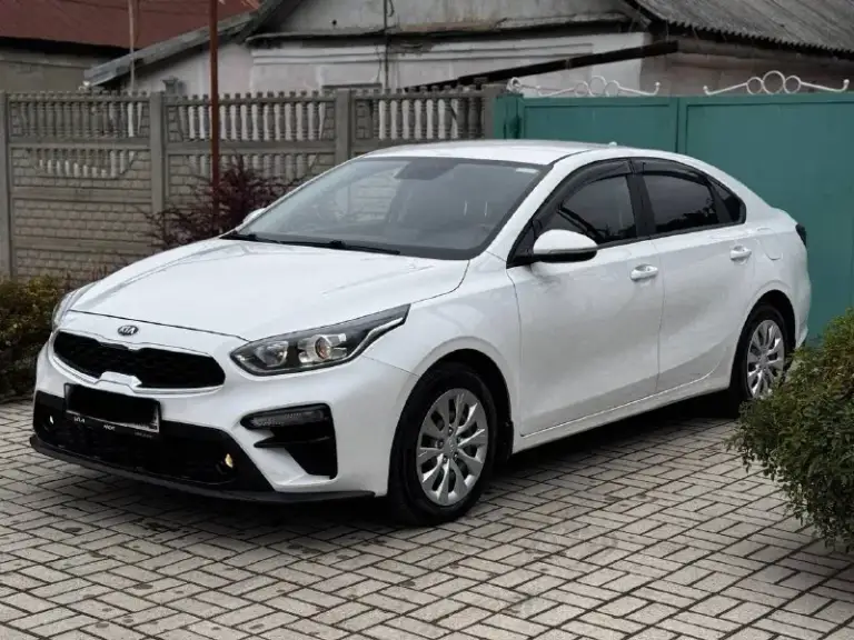 Продам kia cerato 2021 года самая максимальная комплектация родной пробег 146 000 км один хозяин машина п нас обслуживание не битая некрашеная объем двигателя 20л коробка автомат цена 1 800 000 руб. Телефон +7 949 50 999 58 - фотография - 5