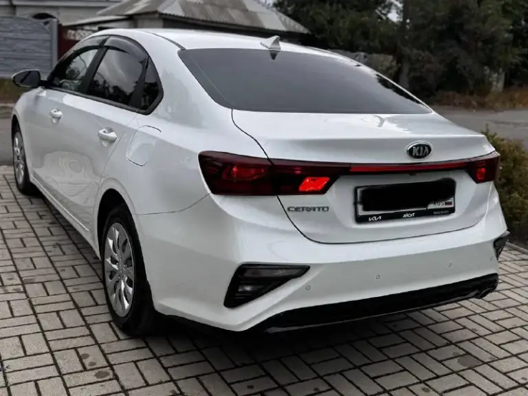 Продам kia cerato 2021 года самая максимальная комплектация родной пробег 146 000 км один хозяин машина п нас обслуживание не битая некрашеная объем двигателя 20л коробка автомат цена 1 800 000 руб. Телефон +7 949 50 999 58 - фотография - 6