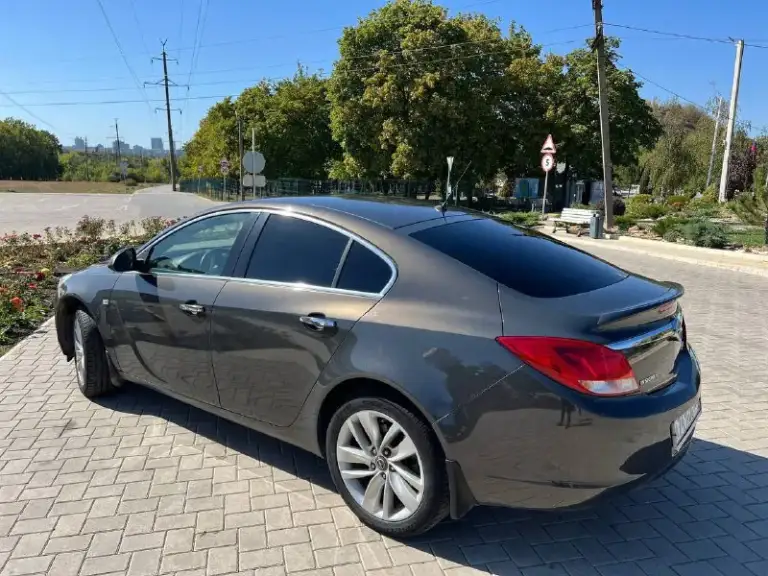 Opel insignia turbo 1.6⚡️180л. С
✨Год выпуска 2013
Комплектация cosmo sport
Кузов лифтбек
⚡️Мультируль
⚡️2Х зонный  климат-контроль
⚡️6 Air bag
⚡️Abs
⚡️Eba помощь при экстренном торможении
⚡️Ebd система распределения тормозных усилий
⚡️Asr aнтипробуксовочная  система
⚡️Esp система курсовой устойчивости
⚡️. .. -Image:url('//telegram. Org/img/emoji/40/e29aa1.png')">⚡️ручник с электроприводом
⚡️Датчик света
⚡️Датчик дождя
⚡️Электропривод боковых зеркал
⚡️Складываемые задние сидения
⚡️2 Ключа
Все сервисные  книжки!
И многое другое.
Двигатель 1,6 turbo. Разгон до 100 за секунды. Работает идеально
Мкпп 6 ступенчатая, работает на 5+
✨Кузов в идеальном состоянии, без рыжиков, сколов и прочего
Салон чистый, ухоженный, в авто не курили!
✨Резина r18 лето новая.
Рассмотрю варианты обмена, с вашей доплатой
✨По документам я хозяин, любое переоформление !
Цена 965 торг присутствует!
Г. Донецк
Все остальные вопросы по телефону +79494171326 - фотография - 3