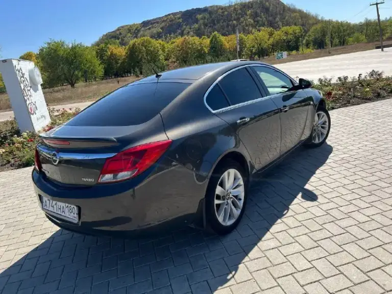 Opel insignia turbo 1.6⚡️180л. С
✨Год выпуска 2013
Комплектация cosmo sport
Кузов лифтбек
⚡️Мультируль
⚡️2Х зонный  климат-контроль
⚡️6 Air bag
⚡️Abs
⚡️Eba помощь при экстренном торможении
⚡️Ebd система распределения тормозных усилий
⚡️Asr aнтипробуксовочная  система
⚡️Esp система курсовой устойчивости
⚡️. .. -Image:url('//telegram. Org/img/emoji/40/e29aa1.png')">⚡️ручник с электроприводом
⚡️Датчик света
⚡️Датчик дождя
⚡️Электропривод боковых зеркал
⚡️Складываемые задние сидения
⚡️2 Ключа
Все сервисные  книжки!
И многое другое.
Двигатель 1,6 turbo. Разгон до 100 за секунды. Работает идеально
Мкпп 6 ступенчатая, работает на 5+
✨Кузов в идеальном состоянии, без рыжиков, сколов и прочего
Салон чистый, ухоженный, в авто не курили!
✨Резина r18 лето новая.
Рассмотрю варианты обмена, с вашей доплатой
✨По документам я хозяин, любое переоформление !
Цена 965 торг присутствует!
Г. Донецк
Все остальные вопросы по телефону +79494171326 - фотография - 4