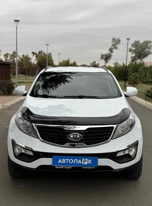 ⚪️ Kia sportage

💰Цена: 1 170 000р
🏢Город: мариуполь
📅Год выпуска: 2011
🧾Пробег: 246 661 км.
⚙️Двигатель: 2.0
⛽Топливо: бензин/газ
⚙️Кпп: механика

📞 Телефон:

+7-949-727-41-51
+7-989-263-55-56
+7-949-551-91-52

💾 Описание:

Sportage - безусло. .. Никой и полноприводной компоновкой не имеет заводских недостатков, надежный, неприхотливый и дешевый в обслуживании как и весь автомобиль.

✔️Опрятный кузов без коррозии.
✔️Два владельца, птс оригинал.
✔️Южная эксплуатация.
✔️Техническая часть на 5+
Двигатель работает ровно без расхода масла, мкпп и сцепление без нареканий, ходовая сбитая.

Отличная комплектация:
Климат контроль ❄️ (холодит отлично), мульти-руль, полный электропакет, птф, abs, airbag, гидроусилитель руля, магнитола с bluetooth, литые диски.

⛽️ Установлен форсуночный газ четвертого поколения.

Улица шевченко 269

🏦 Возможна продажа в кредит по двум документам. - фотография - 2