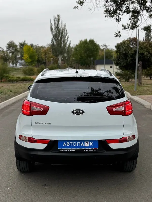 ⚪️ Kia sportage

💰Цена: 1 170 000р
🏢Город: мариуполь
📅Год выпуска: 2011
🧾Пробег: 246 661 км.
⚙️Двигатель: 2.0
⛽Топливо: бензин/газ
⚙️Кпп: механика

📞 Телефон:

+7-949-727-41-51
+7-989-263-55-56
+7-949-551-91-52

💾 Описание:

Sportage - безусло. .. Никой и полноприводной компоновкой не имеет заводских недостатков, надежный, неприхотливый и дешевый в обслуживании как и весь автомобиль.

✔️Опрятный кузов без коррозии.
✔️Два владельца, птс оригинал.
✔️Южная эксплуатация.
✔️Техническая часть на 5+
Двигатель работает ровно без расхода масла, мкпп и сцепление без нареканий, ходовая сбитая.

Отличная комплектация:
Климат контроль ❄️ (холодит отлично), мульти-руль, полный электропакет, птф, abs, airbag, гидроусилитель руля, магнитола с bluetooth, литые диски.

⛽️ Установлен форсуночный газ четвертого поколения.

Улица шевченко 269

🏦 Возможна продажа в кредит по двум документам. - фотография - 5