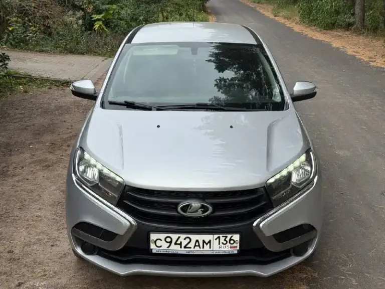 Lada xray, 2016

1.6 Mt (106 л. С. ) пробег 102 тыс. ✅

Ровный и опрятный как по кузову так и тех части✅ 
Комлектация:
Кондиционер, 4 эсп, электропривод зеркал, мультируль, штатная сигнализация, подогрев сидений, зеркал, печка ✅
Из нюансов небольшая трещина на лобовом. (засверлена).

В последних руках 6 лет.

Цена 770.000 руб.  Торг👍

Горловка. Возможен пригон в другие города по договорённости.

+79493722415 Николай - фотография - 1