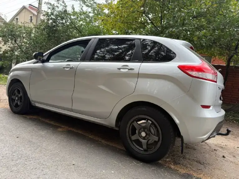 Lada xray, 2016

1.6 Mt (106 л. С. ) пробег 102 тыс. ✅

Ровный и опрятный как по кузову так и тех части✅ 
Комлектация:
Кондиционер, 4 эсп, электропривод зеркал, мультируль, штатная сигнализация, подогрев сидений, зеркал, печка ✅
Из нюансов небольшая трещина на лобовом. (засверлена).

В последних руках 6 лет.

Цена 770.000 руб.  Торг👍

Горловка. Возможен пригон в другие города по договорённости.

+79493722415 Николай - фотография - 6