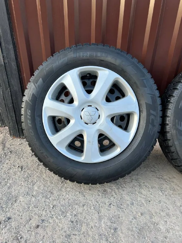 Продам: зимние колеса r-16, 5x114.3‼️
Подходят на большинство японских и корейских авто.
Цена: 19.999 руб (за комплект!)
✅ Оригинальные штампы - mitsubishi (+ колпаки‼️)
Хaрaктeриcтики - r16, 6.5j, et-44, 5x114.3
✅ Резина зимняя - 215/ 60/ r16 -
Pirelli ice zero.
Без грыж и боковых ремонтов, давление держат.
Достались с автомобилем.
Стояли на outlander asx.
📍Осмотр в г. Дoнецк, калининский р-н
📞🇷🇺Звоните: +7 949-577-25-85 - фотография - 3