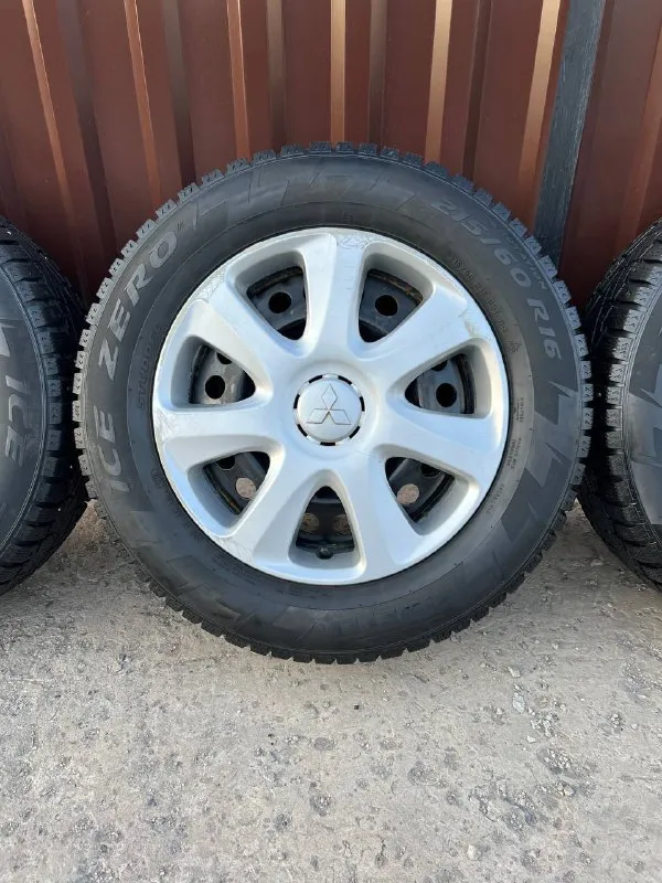 Продам: зимние колеса r-16, 5x114.3‼️
Подходят на большинство японских и корейских авто.
Цена: 19.999 руб (за комплект!)
✅ Оригинальные штампы - mitsubishi (+ колпаки‼️)
Хaрaктeриcтики - r16, 6.5j, et-44, 5x114.3
✅ Резина зимняя - 215/ 60/ r16 -
Pirelli ice zero.
Без грыж и боковых ремонтов, давление держат.
Достались с автомобилем.
Стояли на outlander asx.
📍Осмотр в г. Дoнецк, калининский р-н
📞🇷🇺Звоните: +7 949-577-25-85 - фотография - 4