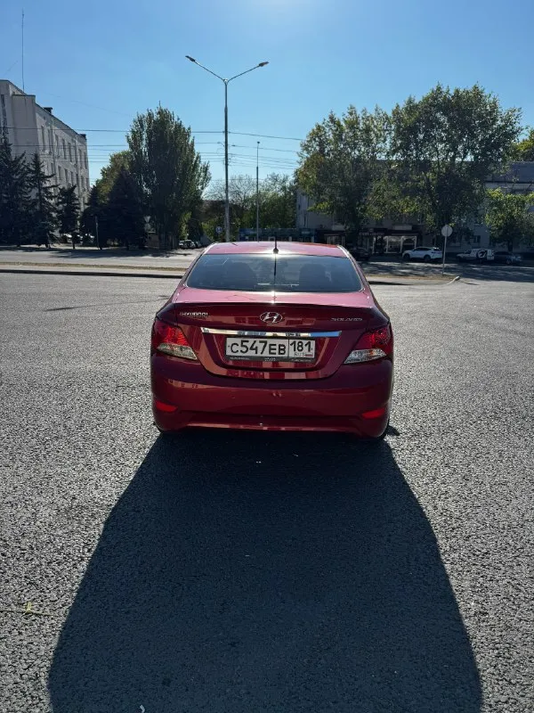 Продам hyundai solaris 1 поколения!
Год выпуска: конец 2011 года.
Двигатель 1.6 (123л. С. ) - цепной!
4-Ступенчатая, самая надежная и неприхотливая!
Автомобиль собственный, владеем уже более года! Продажа в связи с покупкой машины побольше!
Пробег 41000, покупали на пробеге 30.000, проехали совсем немного, исключительно по городу. В автомобиль заливали только 95 бензин, два раза поменяли масло на самое лучшее оригинальное.
Птс оригинал, я третий собственник.
В машине обслужено все до последнего винтика, делать абсолютно ничего не нужно! Ходовая в идеальном состоянии.
Автомобиль весь в родном окрасе, оцинкован весь кузов кроме крыши и капота!
Самая максимальная комплектация для данной модели!!!
- Климат контроль, подогрев сидений, 6 подушек безопасности, abs, esp, гур, eco- режим, подогрев лобового стекла и зоны дворников, подогрев боковых зеркал и заднего стекла, 4 эсп, мультируль, штатная магнитола с поддержкой bluetooth!!!
- Бесключевой доступ, запуск с
📞 Звоните: +7(959)5488501 - фотография - 5