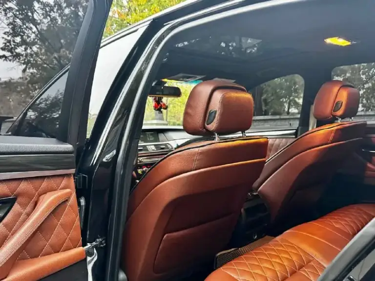 Продам bmw 535i рестайлинг 2014 года выпуска
Заводской m-pac, на заднем приводе
Автомобиль в отличном состоянии. Полностью обслужен. 3.0 бензин работает идеально, не троит и не дымит. Коробка переключает без проблем. Есть все чеки и гарантии по обслуживанию! Установлен приятный выхлоп. Очень много доработок на автомобиле, которые приятно увидят нового владельца! Машина была долго в одних руках, знаю её полностью! Это не отжатая бмв, а реально достойная машина! Кузов в отличном состоянии, один косметический окрас! Так весь автомобиль в родном окрасе.
В топовой комплектации: ночное видение, люк, кожаный салон, мультируль, м-пакет, много-зонный климат, серво-руль, обширная отделка кожи, есть много приятных функций и все работает! Автомобиль без ошибок и без вложений! Два комплекта колес и ковров в салон! Новому владельцу только наслаждаться от управления.
Осмотр донецк
Цена 2.150.000 ₽, возможен торг у авто, для быстрого покупателя также помогу с продажей в кред
📞 Звоните: +7(949)4538040 - фотография - 10