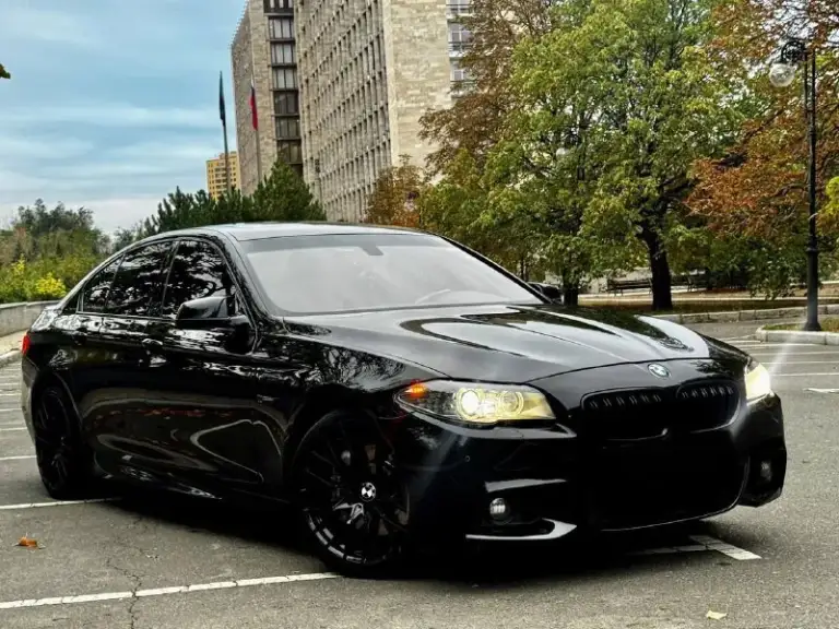 Продам bmw 535i рестайлинг 2014 года выпуска
Заводской m-pac, на заднем приводе
Автомобиль в отличном состоянии. Полностью обслужен. 3.0 бензин работает идеально, не троит и не дымит. Коробка переключает без проблем. Есть все чеки и гарантии по обслуживанию! Установлен приятный выхлоп. Очень много доработок на автомобиле, которые приятно увидят нового владельца! Машина была долго в одних руках, знаю её полностью! Это не отжатая бмв, а реально достойная машина! Кузов в отличном состоянии, один косметический окрас! Так весь автомобиль в родном окрасе.
В топовой комплектации: ночное видение, люк, кожаный салон, мультируль, м-пакет, много-зонный климат, серво-руль, обширная отделка кожи, есть много приятных функций и все работает! Автомобиль без ошибок и без вложений! Два комплекта колес и ковров в салон! Новому владельцу только наслаждаться от управления.
Осмотр донецк
Цена 2.150.000 ₽, возможен торг у авто, для быстрого покупателя также помогу с продажей в кред
📞 Звоните: +7(949)4538040 - фотография - 3