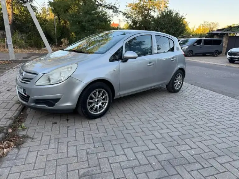 Продаю opel corsa d 2008 1.4 механика.
Пробег 207.000
Машина в хорошем состоянии.
Передние стеклоподъемники
Двухдиновая магнитола.
Нареканий к мотору и коробки нет.
Салон в хорошем состоянии.
Не гнилая, дно пopоги cтaканы целые !
Юридически чистая.
Цена 380.000
Торг у капота!!
+79493161605
+79493129059 - фотография - 1