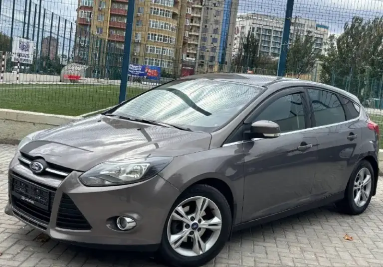 Продам ford focus 3 в идеальном состоянии, 2014 года выпуска, объём двигателя 1.6 125 л. С, коробка автомат 6-ст, родной пробег 180.000, без дтп, в родном окрасе, за всё время эксплуатации 2 хозяина, в максимальной комплектации, авто технически и внешне в отличном состоянии!, ухожена и обслужена, по машине работает абсолютно все, вложений не каких не требует, комплектация: климат контроль, круиз контроль, складывание зеркал, мультируль, 4-эл стеклоподъёмника, подогрев передних сидений, электро привод зеркал, обогрев зеркал, датчик света и дождя, бортовой компьютер, линзованая оптика, противотуманные фары, обогрев лобового, обогрев заднего стекла, мультимедиа с хорошим звуком, парктроники, имеется абсолютно все для комфортной езды, все работает в штатном режиме
По запросу скину видео обзор, по документам кристально чисто, любой вид оформления.
Цена 880.000 возможен хороший торг реальному покупателю! На все остальные вопросы отвечу по телефону +7949620-99-74
+7949564-47-36
Г. Донецк ворошиловский район - фотография - 2