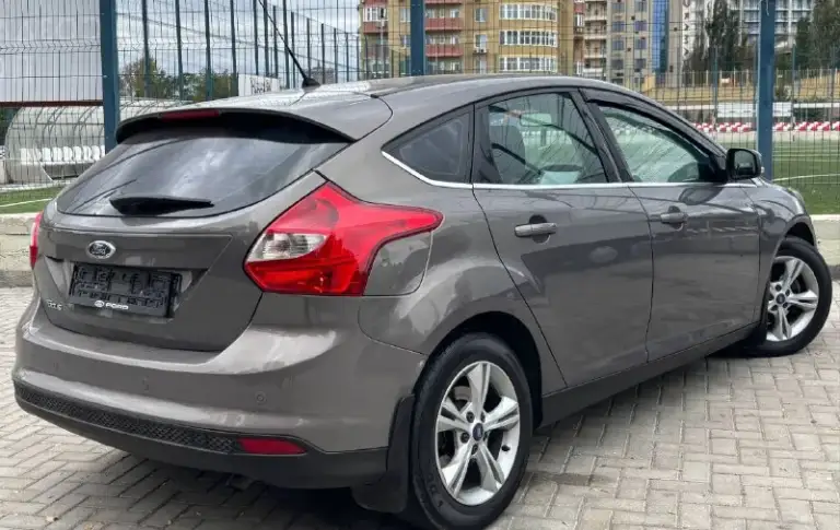 Продам ford focus 3 в идеальном состоянии, 2014 года выпуска, объём двигателя 1.6 125 л. С, коробка автомат 6-ст, родной пробег 180.000, без дтп, в родном окрасе, за всё время эксплуатации 2 хозяина, в максимальной комплектации, авто технически и внешне в отличном состоянии!, ухожена и обслужена, по машине работает абсолютно все, вложений не каких не требует, комплектация: климат контроль, круиз контроль, складывание зеркал, мультируль, 4-эл стеклоподъёмника, подогрев передних сидений, электро привод зеркал, обогрев зеркал, датчик света и дождя, бортовой компьютер, линзованая оптика, противотуманные фары, обогрев лобового, обогрев заднего стекла, мультимедиа с хорошим звуком, парктроники, имеется абсолютно все для комфортной езды, все работает в штатном режиме
По запросу скину видео обзор, по документам кристально чисто, любой вид оформления.
Цена 880.000 возможен хороший торг реальному покупателю! На все остальные вопросы отвечу по телефону +7949620-99-74
+7949564-47-36
Г. Донецк ворошиловский район - фотография - 3