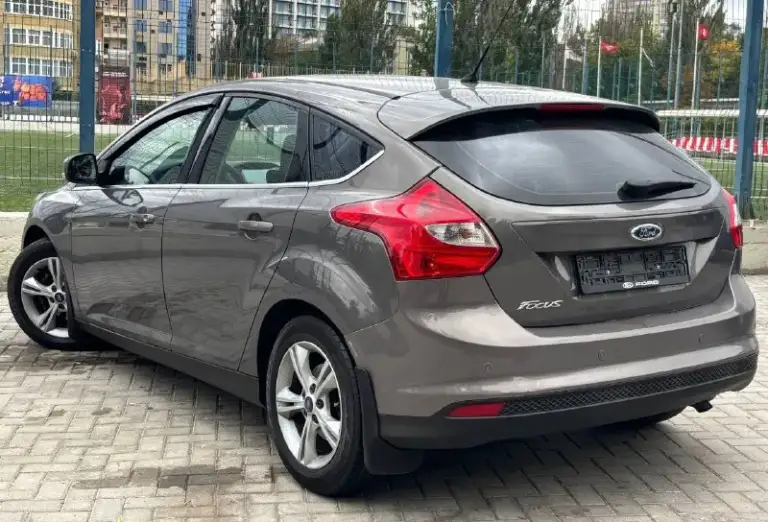 Продам ford focus 3 в идеальном состоянии, 2014 года выпуска, объём двигателя 1.6 125 л. С, коробка автомат 6-ст, родной пробег 180.000, без дтп, в родном окрасе, за всё время эксплуатации 2 хозяина, в максимальной комплектации, авто технически и внешне в отличном состоянии!, ухожена и обслужена, по машине работает абсолютно все, вложений не каких не требует, комплектация: климат контроль, круиз контроль, складывание зеркал, мультируль, 4-эл стеклоподъёмника, подогрев передних сидений, электро привод зеркал, обогрев зеркал, датчик света и дождя, бортовой компьютер, линзованая оптика, противотуманные фары, обогрев лобового, обогрев заднего стекла, мультимедиа с хорошим звуком, парктроники, имеется абсолютно все для комфортной езды, все работает в штатном режиме
По запросу скину видео обзор, по документам кристально чисто, любой вид оформления.
Цена 880.000 возможен хороший торг реальному покупателю! На все остальные вопросы отвечу по телефону +7949620-99-74
+7949564-47-36
Г. Донецк ворошиловский район - фотография - 4