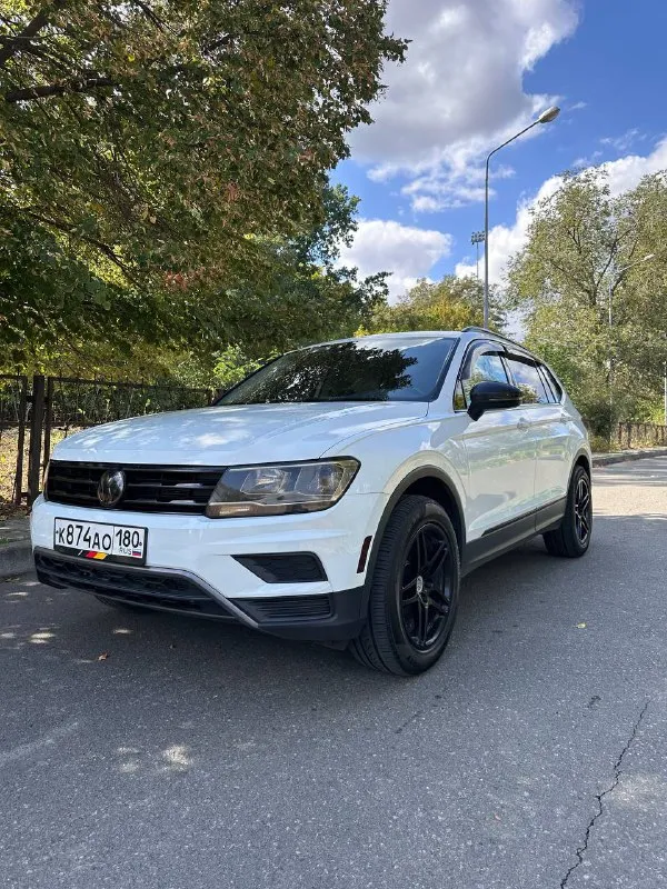 Продаю tiguan se 2021 гв. , 2.0, полный привод, пробег 108000
Покупал в салоне fresh авто в ростове с пробегом 13500 км, не битый, был вопрос по дренажу, устранили. Первое то делали в донецке. В одних руках, замена масла каждые 7-7500 км. С машиной 2 комплекта дисков и резины новые (зима/лето). Зоны риска в пленке, свет ближний и дальний линза.
Carplay, камера, надежная 8-ст. Акпп aisin, кожа, 2-х зонный климат, люк, панорама, круиз, слепые зоны, бесключевой доступ и запуск, электроручник, радар, абс, есп, датчик давления в шинах, антипробуксовка.
. Переоформление в гибдд.
2 650 000₽
+79495251763 - фотография - 1