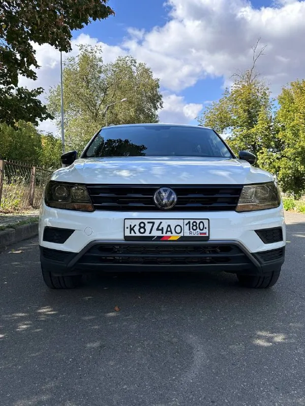 Продаю tiguan se 2021 гв. , 2.0, полный привод, пробег 108000
Покупал в салоне fresh авто в ростове с пробегом 13500 км, не битый, был вопрос по дренажу, устранили. Первое то делали в донецке. В одних руках, замена масла каждые 7-7500 км. С машиной 2 комплекта дисков и резины новые (зима/лето). Зоны риска в пленке, свет ближний и дальний линза.
Carplay, камера, надежная 8-ст. Акпп aisin, кожа, 2-х зонный климат, люк, панорама, круиз, слепые зоны, бесключевой доступ и запуск, электроручник, радар, абс, есп, датчик давления в шинах, антипробуксовка.
. Переоформление в гибдд.

2 650 000₽
+79495251763 - фотография - 2