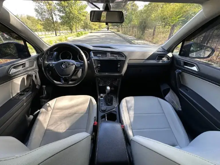 Продаю tiguan se 2021 гв. , 2.0, полный привод, пробег 108000
Покупал в салоне fresh авто в ростове с пробегом 13500 км, не битый, был вопрос по дренажу, устранили. Первое то делали в донецке. В одних руках, замена масла каждые 7-7500 км. С машиной 2 комплекта дисков и резины новые (зима/лето). Зоны риска в пленке, свет ближний и дальний линза.
Carplay, камера, надежная 8-ст. Акпп aisin, кожа, 2-х зонный климат, люк, панорама, круиз, слепые зоны, бесключевой доступ и запуск, электроручник, радар, абс, есп, датчик давления в шинах, антипробуксовка.
. Переоформление в гибдд.
2 650 000₽
+79495251763 - фотография - 6
