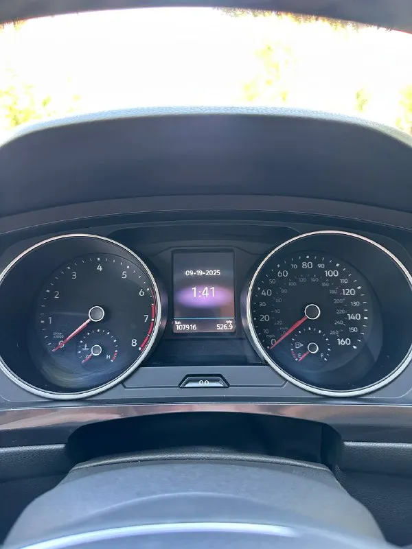 Продаю tiguan se 2021 гв. , 2.0, полный привод, пробег 108000
Покупал в салоне fresh авто в ростове с пробегом 13500 км, не битый, был вопрос по дренажу, устранили. Первое то делали в донецке. В одних руках, замена масла каждые 7-7500 км. С машиной 2 комплекта дисков и резины новые (зима/лето). Зоны риска в пленке, свет ближний и дальний линза.
Carplay, камера, надежная 8-ст. Акпп aisin, кожа, 2-х зонный климат, люк, панорама, круиз, слепые зоны, бесключевой доступ и запуск, электроручник, радар, абс, есп, датчик давления в шинах, антипробуксовка.
. Переоформление в гибдд.
2 650 000₽
+79495251763 - фотография - 8