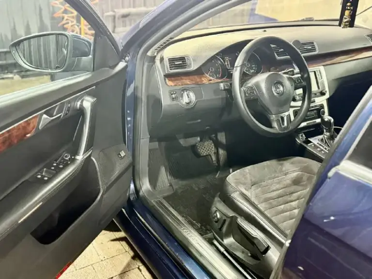 Volkswagen passat b7 2012 года эксплуатации, 1.8tsi, бензин, 165 тыс км пробег, без дтп! Автомобиль в отличном ухоженном состоянии! По кузову без нареканий! Двигатель ходовая в отличном состоянии все работает отлично, автомобиль вложений не требует, всегда бережная эксплуатация, расходники меняются каждые 7 тыс км, расхода масла нет! Салон чист ухоженный! В полной комплектации, кожа с альконтарой электро сидения большой монитор, полный электро пакет. 2 зонный климат контроль, датчики света дождя, обогрев сидений, складывание зеркал при закрытии авто, сидения с поддержкой, в данном авто есть все для комфортной езды и получения удовольствия от манёвренности езды! Юридически кристально чистая любое оформление собвственник, срочно все вопросы по телефону звонить в. Любое время! Цена 985 000 тыс руб, +7949-612-37-14
+7949-401-03-58
📞 Звоните: +7(949)6123714 - фотография - 7