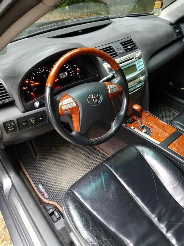 Продам toyota камри xv40. Объем мотора 3.5л. Автомобиль в отличном техническом и визуальном состоянии. Сухой, работает как часы, коробка без малейших нареканий, масло менялось регулярно, с фильтром и полной заменой. Никой ржавчины нет. Салон в отличном состоянии, пробег реальный. Можно говорить бесконечно об этом автомобиле. Лучше приехать и увидеть все своими глазами. Цена 10000$ тел +7 949 334 8571 сергей.
📞 Звоните: +7(949)3348571 - фотография - 7