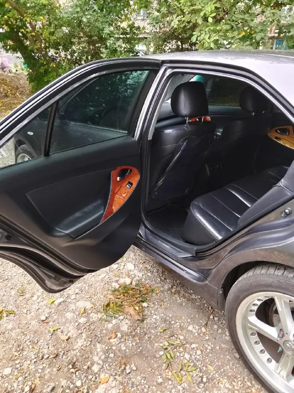 Продам toyota камри xv40. Объем мотора 3.5л. Автомобиль в отличном техническом и визуальном состоянии. Сухой, работает как часы, коробка без малейших нареканий, масло менялось регулярно, с фильтром и полной заменой. Никой ржавчины нет. Салон в отличном состоянии, пробег реальный. Можно говорить бесконечно об этом автомобиле. Лучше приехать и увидеть все своими глазами. Цена 10000$ тел +7 949 334 8571 сергей.
📞 Звоните: +7(949)3348571 - фотография - 8