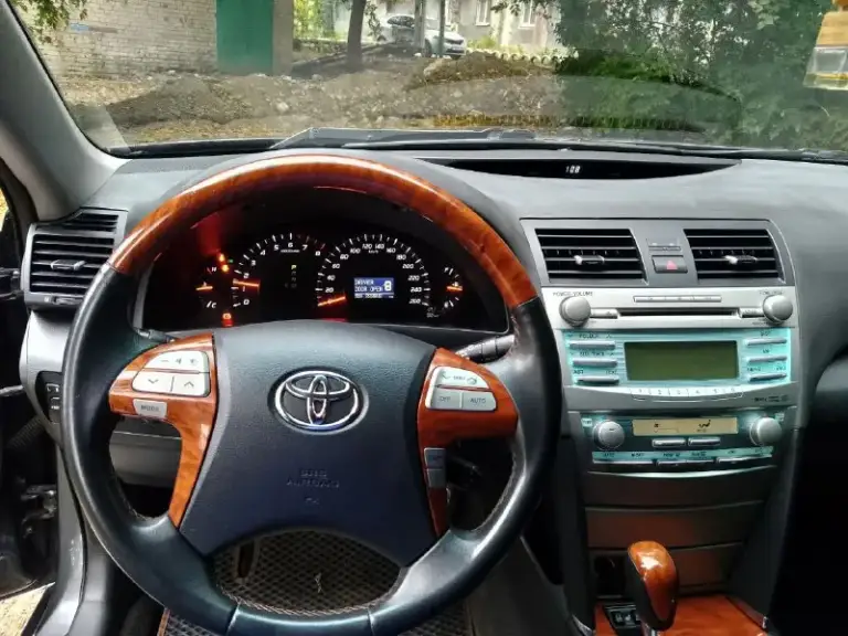 Продам toyota камри xv40. Объем мотора 3.5л. Автомобиль в отличном техническом и визуальном состоянии. Сухой, работает как часы, коробка без малейших нареканий, масло менялось регулярно, с фильтром и полной заменой. Никой ржавчины нет. Салон в отличном состоянии, пробег реальный. Можно говорить бесконечно об этом автомобиле. Лучше приехать и увидеть все своими глазами. Цена 10000$ тел +7 949 334 8571 сергей.
📞 Звоните: +7(949)3348571 - фотография - 9