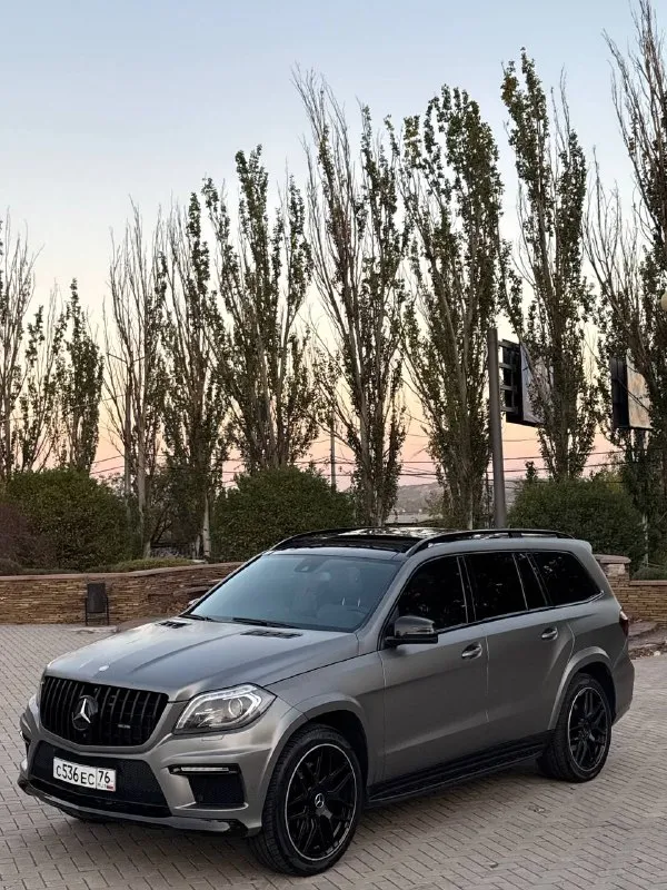 Gl 400 4matic
Цена:2.790.000 торг/кредит/обмен
7 Мест
Год:2013
: 3.0 333Л. С. С чугунным блоком.
Коробка обычная 7 ступка
Amg пакет под 6.3
📱Установлена мультимедиа андроид в стиле gls с интернетом
👍Машина в дорогой пленке kpmf, держится много лет и нет никаких косяков, выгляди очень шикарно и дорого.
У авто два окраса без какой либо жести.
🎁Шикарный бонус : установлен thor акустическая выхлопная система, управляется с телефона, можно выбрать звук любого мотора и настроить его под себя или отключить когда надоест
Полная комплектация:
Камеры 360,тройная панорама, доводчики, бесключевой, массаж, обогрев руля, всех сидений, вентиляция и тд
+79496438443
Макеевка
Возможен обмен на обмен цена будет выше
Хлам по завышенным ценам не предлагать!
📲 Tg: @perekup_9999
📞 Звоните: +7(949)6438443 - фотография - 1