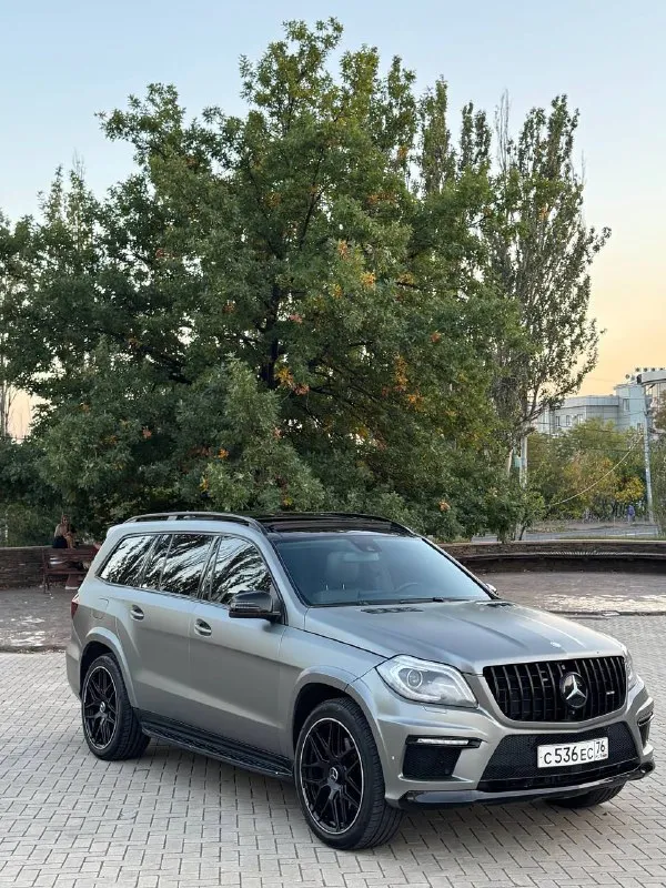 Gl 400 4matic
Цена:2.790.000 торг/кредит/обмен
7 Мест
Год:2013
: 3.0 333Л. С. С чугунным блоком.
Коробка обычная 7 ступка
Amg пакет под 6.3
📱Установлена мультимедиа андроид в стиле gls с интернетом
👍Машина в дорогой пленке kpmf, держится много лет и нет никаких косяков, выгляди очень шикарно и дорого.
У авто два окраса без какой либо жести.
🎁Шикарный бонус : установлен thor акустическая выхлопная система, управляется с телефона, можно выбрать звук любого мотора и настроить его под себя или отключить когда надоест
Полная комплектация:
Камеры 360,тройная панорама, доводчики, бесключевой, массаж, обогрев руля, всех сидений, вентиляция и тд
+79496438443
Макеевка
Возможен обмен на обмен цена будет выше
Хлам по завышенным ценам не предлагать!
📲 Tg: @perekup_9999
📞 Звоните: +7(949)6438443 - фотография - 2