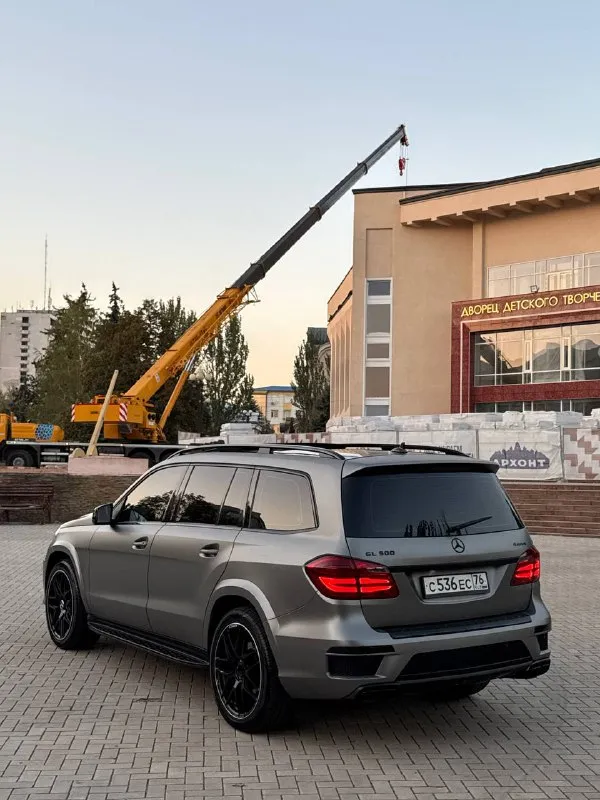 Gl 400 4matic
Цена:2.790.000 торг/кредит/обмен
7 Мест
Год:2013
: 3.0 333Л. С. С чугунным блоком.
Коробка обычная 7 ступка
Amg пакет под 6.3
📱Установлена мультимедиа андроид в стиле gls с интернетом
👍Машина в дорогой пленке kpmf, держится много лет и нет никаких косяков, выгляди очень шикарно и дорого.
У авто два окраса без какой либо жести.
🎁Шикарный бонус : установлен thor акустическая выхлопная система, управляется с телефона, можно выбрать звук любого мотора и настроить его под себя или отключить когда надоест
Полная комплектация:
Камеры 360,тройная панорама, доводчики, бесключевой, массаж, обогрев руля, всех сидений, вентиляция и тд
+79496438443
Макеевка
Возможен обмен на обмен цена будет выше
Хлам по завышенным ценам не предлагать!
📲 Tg: @perekup_9999
📞 Звоните: +7(949)6438443 - фотография - 3