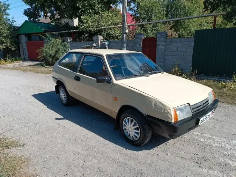 Продам ваз 2108(1987 г. В), машина полностью на ходу сел и поехал, двигатель 1300 см3 работает ровно не троит, кпп не гремит скоростя не вылетают, ходовая часть отличная, электрика вся исправна, чистый салон, продажа по тех. Паспорту(постоянный учёт днр)на учёт рф 180 регион на 5 лет станет на вас без проблем, цена 85000 рублей, г. Донецк, кировский район, +7(949)479-11-08
📞 Звоните: +7(949)4791108 - фотография - 3