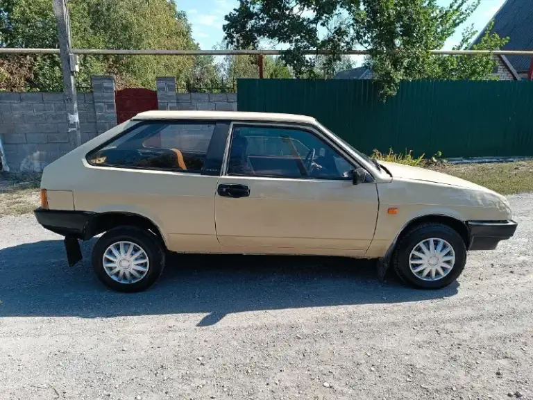 Продам ваз 2108(1987 г. В), машина полностью на ходу сел и поехал, двигатель 1300 см3 работает ровно не троит, кпп не гремит скоростя не вылетают, ходовая часть отличная, электрика вся исправна, чистый салон, продажа по тех. Паспорту(постоянный учёт днр)на учёт рф 180 регион на 5 лет станет на вас без проблем, цена 85000 рублей, г. Донецк, кировский район, +7(949)479-11-08
📞 Звоните: +7(949)4791108 - фотография - 5
