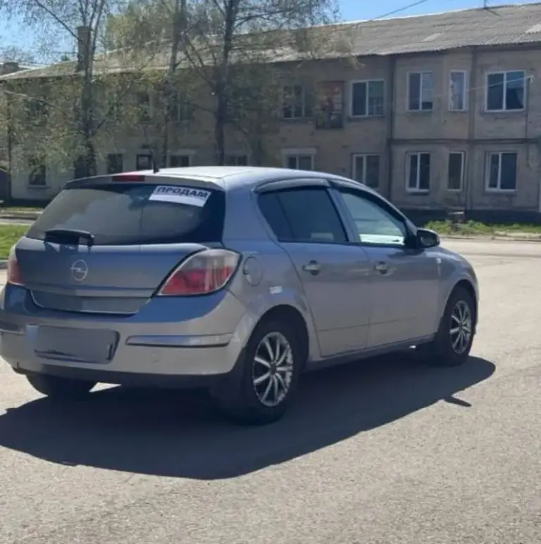 Продам opel astra h 2006г
В отличном состоянии
Я хозяин переоформление без проблем
Все светится моргает
Мотор работает без нареканий
Кпп мягкая без хрустов
Грм и масло менялось 600 км назад
Цена 500000 т. Р. + торг
Звонить +79494253154 - фотография - 3