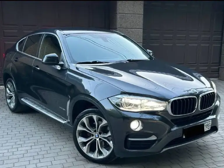 Продам bmw x6 2017
3.0 Бензин
В отличном состоянии, весь в заводском окрасе, без дтп ! Полностью обслужен не требует ни каких вложений, двигатель, коробка, ходовая на твердую 5. Электрика вся работает, каждая кнопочка, каждая функция, ошибок нет.
Кондиционер заправлен и исправно работает ❄️
Салон чистый, опрятный, не прокуренный. Никаких потертостей и дыр нет в хорошей комплектации, доводчики дверей, ломающейся сидения, новая летняя резина машина отполирована и покрыта керамикой, adaptive led фары, контурная подсветка салона.
Оригинальный пробег
Оригинальное остекление автомобиля включая лобовое стекло без сколов и трещин.
Юридически чистый ✅без запретов и залогов полный комплект документов.
Хоть в подбор, хоть себе за машину не стыдно 💪🏽
Возможен обмен
Цена 3,200,000 на обмен цена дороже
Все остальные вопросы по телефону +79496215233
📲 Tg: иван
📞 Звоните: +7(949)6215233 - фотография - 1