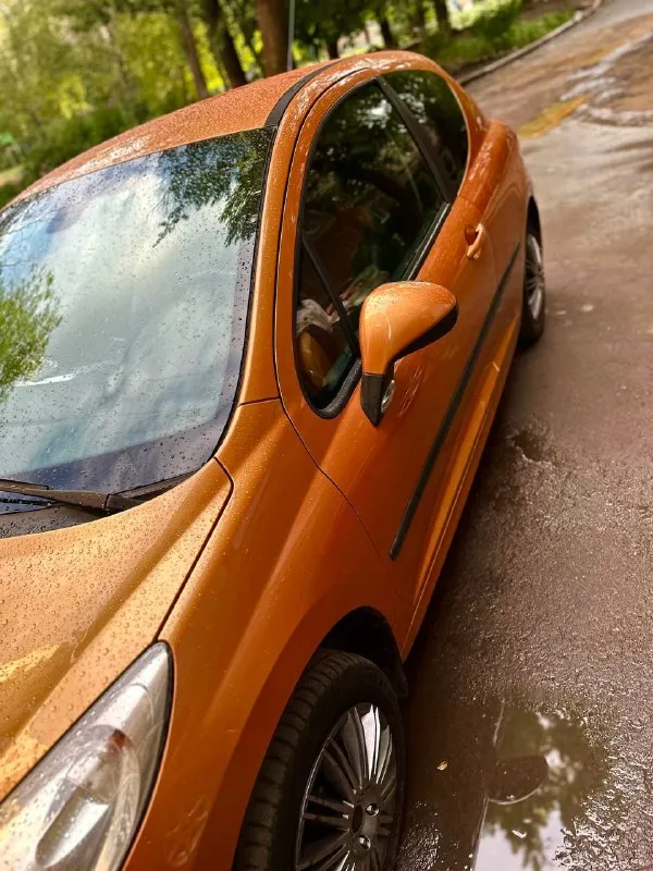 Продам пежо 207 1.6 на автомате. Год 2007. Двигатель, коробка в отличном состоянии. Кузов в хорошем состоянии. С документами все отлично. Я хозяйка. Машина полностью обслужена, все меняла вовремя! По машине, датчик дождя, автосвет, 2ух зонный климат контроль. Салон в идеальном состоянии. Кондиционер заправлен. Все работает. Торг реальному покупателю 400₽ +79494799437
+79495213387 - фотография - 2