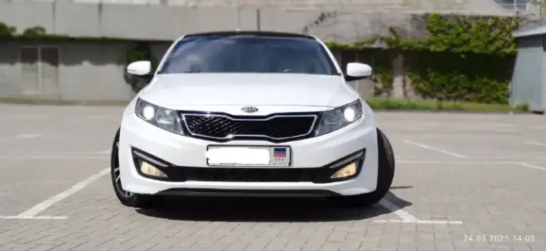 🚗 Optima
Год: 2013
Тип кпп: автоматическая
Пробег: 87000 миль
Дополнительная информация:
Двигатель: 2.0 турбо, 276 лошадок
Акпп: 6 ступеней, не пинает.
Документы готовы, машина на учёте днр. Находится в донецке.
Комплектация: двух зонный климат контроль, круиз контроль, датчик света, датчик дождя, датчик давления в шинах, передние и задние парктроники, панорамная крыша, обогрев передних  и задних сидений+ вентиляция, бежевая перфорированная кожа, электро сидения, электро складывание зеркал, авто затемнение зеркала заднего вида, бесключевой доступ, два оригинальных ключа, мульти руль, кнопка старт-стоп, камера заднего вида, дорогие и красивые легкосплавные диски. Машина в отличном техническом состоянии, сел и поехал. Малышка готова к новому хозяину, станьте первым владельцем по птс. ..
Цена: 1.2млн руб.
Звонить по тел. +79496077407 - фотография - 1