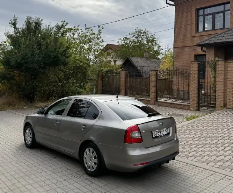 Продам авто skoda octavia a5 tsi 1.8 мт
( Skoda октавия)
Цена: 750.000 руб
Пробег: 180.000
Год выпуска: 2012 год
Город: донецк
Номер: +7 949 458 98 51

Автомобиль на отличном ходу, едет очень бодро, вложений по тех части не требуеться, хорошая комплектация, надежная связка, улучшеная аудиосистема.
Звоните.
📲 Tg: ⚡️
📞 Звоните: +7(949)4589851 - фотография - 4