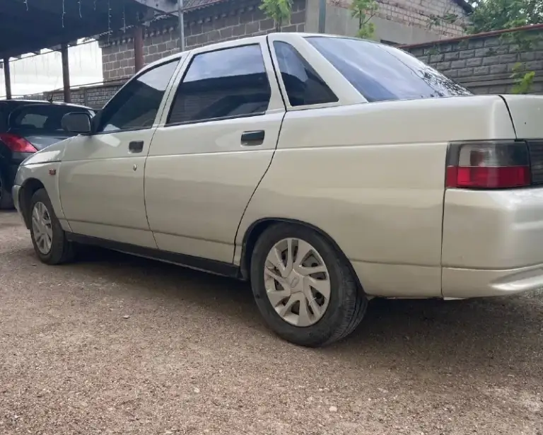 Продам ваз 2110 2003года,   двигатель 1,5, 192 тыс. Км пробег. Находиться в мариуполе. Автомобиль в отличном состоянии без вложений,   документально чистый. Двигатель, ходовая, коробка всё на отлично. Кузов без гнили и ржавчины. Дно, пороги, стаканы целые. Остальные вопросы по телефону +79496353135. Цена 285 тыс. Рублей, возможен торг - фотография - 5