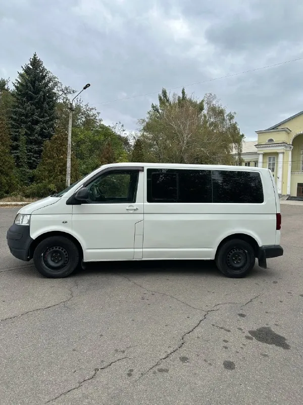 Продам т5 2005г, 1.9 tdi, пассажир
До моего владения был сделан кап ремонт двигатели, восстановленная турбина.
Что заменил из последнего, поехали:
Восстановлена оригинальная вебаста (работает как часы);
Заменены все возможные патрубки, трубы отопителя, патрубки на турбину, с радиатора;
Фильтр топливный;
Заменил моторчик печки и резистор;
Замена антифриза;
Термостат + на вебасте;
Купил две задние фары фирмы depo + платы;
Замена задних ступечных подшибников;
Замена рулевых наконечников;
Теплообменник;
Тормоза в круг с небольшим пробегом - новые диски + колодки+тормозная жидкость.
Новый аккамулятор
Новая клапанная крышка в сборе
Колеса - диски оригинал, почти новые, резина с пробегом 20т;
Стоит сигналка, есть музыка.
Сиденья - с ренжа, все работает.
Заднего ряда нету, кому нужен на разборку
Камера есть зад вида, надо восстановить.
Цена 980.000 тыс руб
Макеевка
+7 (949) 823-05-48
📞 Звоните: +7(949)8230548 - фотография - 5