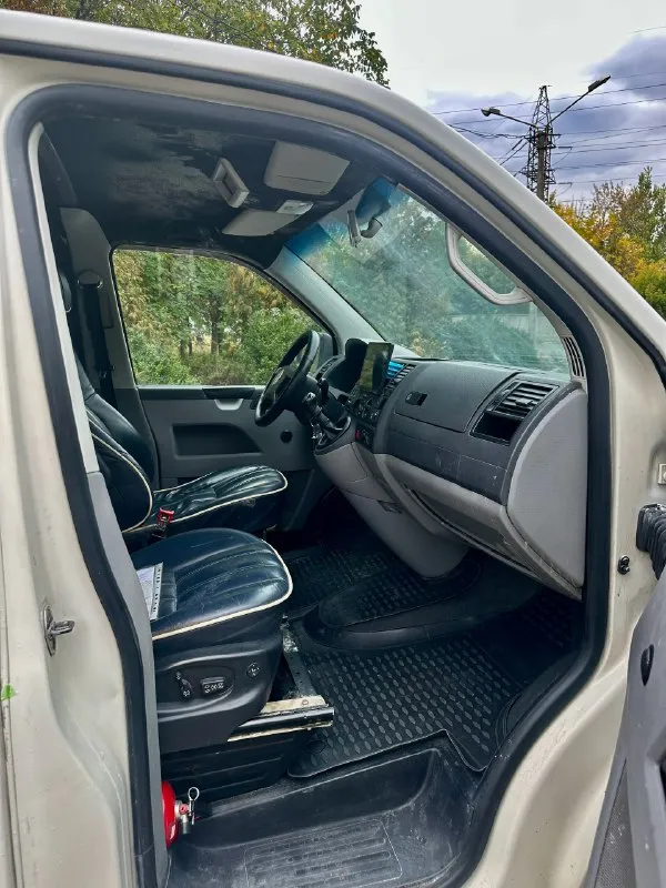 Продам т5 2005г, 1.9 tdi, пассажир
До моего владения был сделан кап ремонт двигатели, восстановленная турбина.
Что заменил из последнего, поехали:
Восстановлена оригинальная вебаста (работает как часы);
Заменены все возможные патрубки, трубы отопителя, патрубки на турбину, с радиатора;
Фильтр топливный;
Заменил моторчик печки и резистор;
Замена антифриза;
Термостат + на вебасте;
Купил две задние фары фирмы depo + платы;
Замена задних ступечных подшибников;
Замена рулевых наконечников;
Теплообменник;
Тормоза в круг с небольшим пробегом - новые диски + колодки+тормозная жидкость.
Новый аккамулятор
Новая клапанная крышка в сборе
Колеса - диски оригинал, почти новые, резина с пробегом 20т;
Стоит сигналка, есть музыка.
Сиденья - с ренжа, все работает.
Заднего ряда нету, кому нужен на разборку
Камера есть зад вида, надо восстановить.
Цена 980.000 тыс руб
Макеевка
+7 (949) 823-05-48
📞 Звоните: +7(949)8230548 - фотография - 8