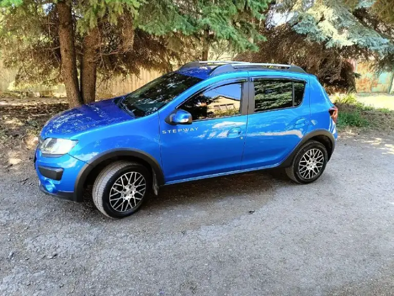 Ел. +79495189401 ✅цена 1.1млн. Руб 💥продам renault sandero stepway 2016г. В пробег небольшой 83тыс км. Вся в родной краске. Собственник, оформлена на меня. Машина в отличном состоянии, свежая в максимальной комплектации(климат, круиз контроль, подогревы и т. Д), красивый цвет, доп установлена андроид магнитотла все кнопки на руле подключены wi-fi, bluetooth, навигатор. Новые р16 диски на новой резине pirelli. Недавно прошла большое то. Заменена штатная акустика на более качественную, обесшумлена, led лампы в 2 этажа свет отличный. Хороша и удобна как для города так и для плохих дорог, высокий клиренс. Кто купит будет рад, за авто не стыдно. Хорошая надежная машина. Торг возможен с покупателем. Г. Амвросиевка. Звоните договоримся.
📲 Tg: serg
📞 Звоните: +7(949)5189401 - фотография - 4
