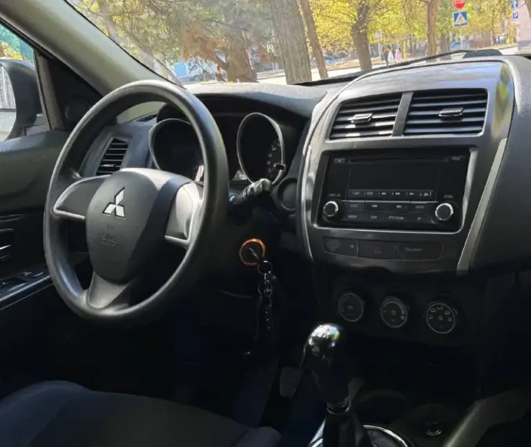 Продам mitsubishi asx
Год:2013
Пробег :132.000
Двигатель:1.6
Коробка :механика
Автотека зелёная
Без дтп
В родном окрасе

Автомобиль в идеальном состоянии
За машину не стыдно
Полностью обслужен от а до я
Ходовая работает идеально без посторонних звуков
3.500Км назад было полное
Обслуживание
За машину не стыдно
Готов на любые проверки за ваш счет

Комплектация:, подогрев стекол, мульти руль, круиз контроль, подогрев сидений, кондиционер рабочий, bluetooth, в машине есть все для удобства

Цена: 1.080.000
+79495278015 - фотография - 5