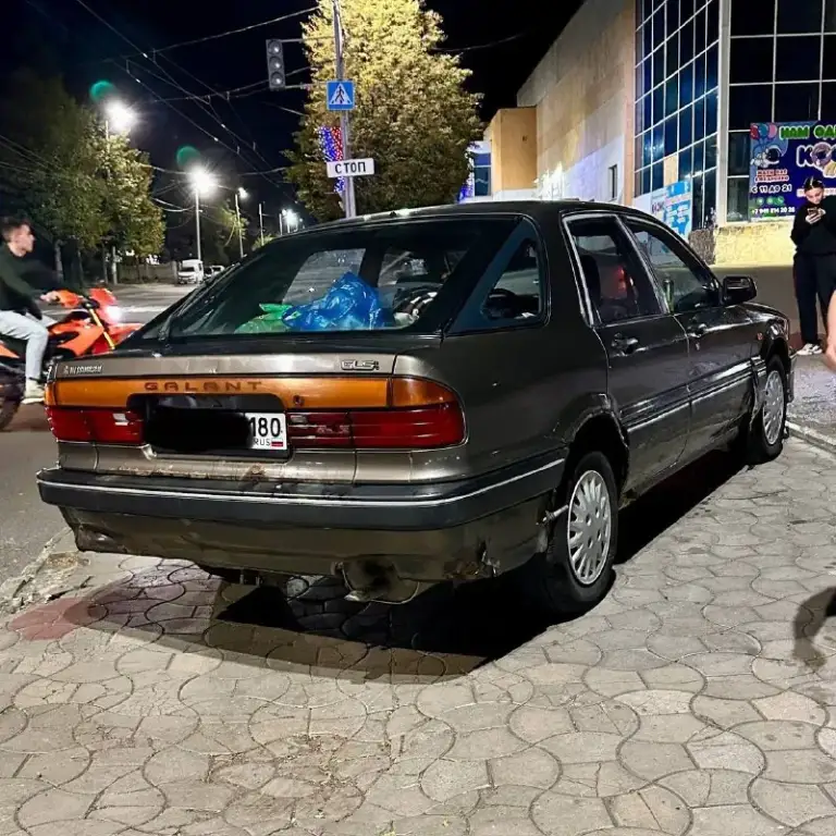 Продаю mitsubishi galant 6 1.8, 1991 года!
Отличный вариант для любителей классики! Машина едет очень бодро, до 200 км/ч разгонял — не ведет, и есть потенциал для большего!
Новые тормоза и стойки, в остальном состояние хорошее.
Нужно вложиться в кузов: преварить крылья и арки. Если заняться, выйдет лучше, чем приора и тому подобные в ценовом сигменте !
Цена:.
Звоните для подробностей:
+79493240524
📞 Звоните: +7(949)3240524 - фотография - 3