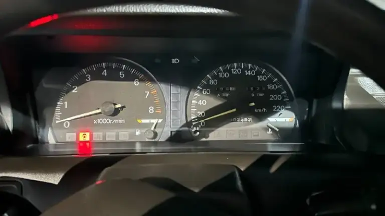 Продаю mitsubishi galant 6 1.8, 1991 года!
Отличный вариант для любителей классики! Машина едет очень бодро, до 200 км/ч разгонял — не ведет, и есть потенциал для большего!
Новые тормоза и стойки, в остальном состояние хорошее.
Нужно вложиться в кузов: преварить крылья и арки. Если заняться, выйдет лучше, чем приора и тому подобные в ценовом сигменте !
Цена:.
Звоните для подробностей:
+79493240524
📞 Звоните: +7(949)3240524 - фотография - 4