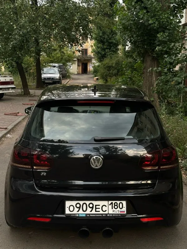 Golf 6 r 2012г на мкпп
2.0 256Лс, 6ст мкпп, полный привод.
Обслужен, масла фильтра поменяны, свежая подвеска и тормоза. Толкатель тнвд, натяжитель, цепь, фазик,249 и 75, приводной ремень, ролики новые, свежий аккумулятор и еще много чего.
Впуск, даунпайп, тюн тннд, клапан в рампу.
Устранены ваговские болячки по кузову.
Dynaudio, люк, бесключевой. Все работает, светится и моргает.
2 230 000 Руб
Доп. Фото видео и вопросы в лс
+79494389043, Лучше писать в лс или тг
📲 Tg: @daniilx337
📞 Звоните: +7(949)4389043 - фотография - 6