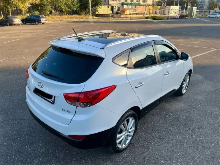 Продам hyundai ix35 sls!
Авто в отличнейшем состоянии!
# 2.0 Бензин
Пробег 162.000т. С к. М
Год 2012
Кпп автомат
Привод полный
Полностью обслужена в плоть до шлицов полного привода, и панарамы!
# В идеальном состоянии без задиров и т. Д
Комплектации максимальная !
Панорамная крыша
Без ключевой доступ
Запуск мотора с кнопки start-stop
Салон полностью кожаный родной
Заменена музыка на hannibal sounds
6 Колонок сабвуфер в штатном месте
Камера заднего вида fullhd
Парктроники
Gps навигация днр добавлено))
Hand free bluetooth с управлением на руле
Круиз контроль
Спуск с горы
Блокировка дифа
Датчик света дождя
4 Зоны обогрева сидений
2Х зонный климат
Сигнализация gsm
С автозапуском!
Осмотр г. Донецк центр пересечения ильича-шевченко
Цена 1.330.000 т. С руб.
Торг !
+7 949 418 3901
📲 Tg: sss$
📞 +7(949)4183901
📲 Tg: sss$
📞 Звоните: +7(949)4183901 - фотография - 4
